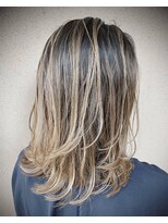 ヘアーメイクスリーク コントラストハイライト＆バレイヤージュ