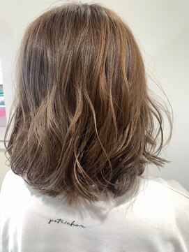 リー 甲子園(Lee) 【めばえスタイル】ボブスタイル×ハイライトを活かしたベージュ