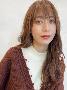 クーラ(Cura) しっとり落ちるロングのパーマスタイル・秋ベージュ