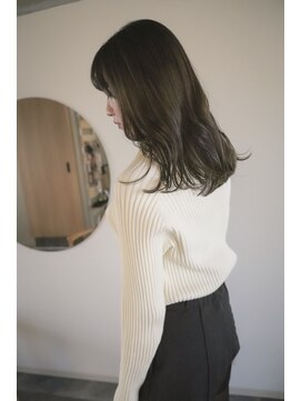 ニード(need) カーキグレーミディアム