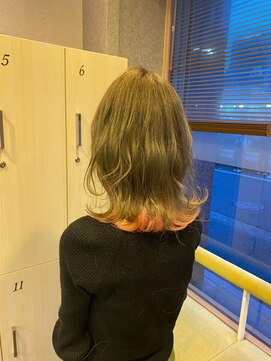 ブロッサム 保谷(Blossom) 20代30代40代ブリーチなしオリーブグレージュくびれミディ