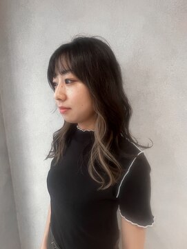 マーブルトウキョウネオリーブ(marbles tokyo neolive) さりげなお洒落**学生最後の夏に**イヤリングカラー × ベージュ