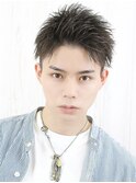 短髪アップバングツーブロック刈り上げスパイキーショート
