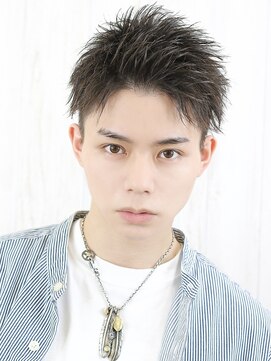 ベーア(Bar) 短髪アップバングツーブロック刈り上げスパイキーショート