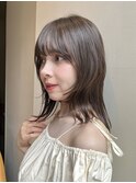顔周りウルフ 外ハネミディアム オリーブグレージュ透明感カラー