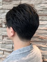 レナークアリア(LENAHC ARIA) メンズ刈り上げセンターパートショートスタイル