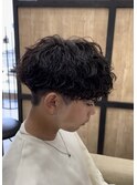 刈り上げツーブロック波巻きスパイラルパーマメンズマッシュ