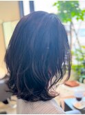 抜け感のあるミディアムカット