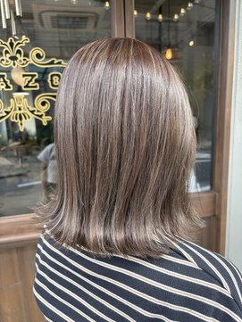 ラソ バルコ(LAZO barco) 切りっぱなしミディアムグレージュハイライトカラー