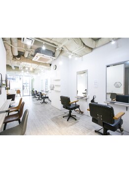 【豊中駅30秒/21時まで営業】デザイン力×高技術が嬉しい♪通いやすい価格でこまめにケアしたい方にも◎