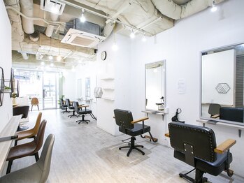 グロウ バイ ルチア(GROW by lucia)の写真/【豊中駅30秒/21時まで営業】デザイン力×高技術が嬉しい♪通いやすい価格でこまめにケアしたい方にも◎