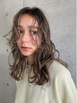 [KAGIWADA]顔まわりレイヤー/ハイライトカラー/横浜美容室