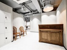 charme 神戸元町/三宮 髪質改善トリートメント&ヘッドスパ【シャルム】の雰囲気（【モノトーンの落ち着いた空間】#元町#三宮#ヘッドスパ#ケアプロ）