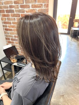 ヴィップルーム(viproom) シースルバングマッシュショートレイヤーカットふんわりミディ