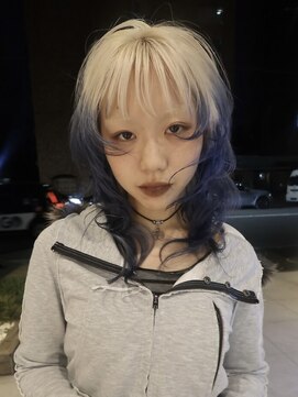 ユルク トウキョウ(jurk tokyo) ホワイトブロンド ブルー 青髪 デザインカラー ルーツカラー