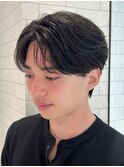 韓国センターパート黒髪フェザーパーマツーブロックショート