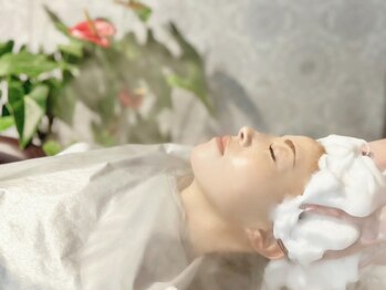 美髪 ヘアサロン(美髪 Hair salon)の写真/【頭皮診断付き】当店一番人気◎頭皮の健康とツヤ美髪と癒やし、全てを兼ね備えたヘッドスパ体験してみて！