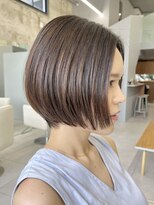 表参道くびれショートボブレイヤーカットアッシュベージュ40代
