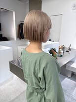 ステン(sten)&nbsp;ミルクティーベージュホワイトブロンド切りっぱなしボブ