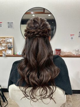 セルフィッシュビューティー(Selfish Beauty) ハーフアップ