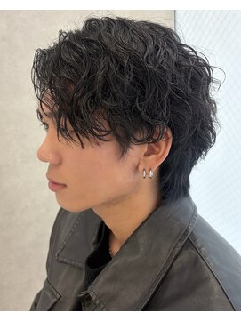 波巻きパーマ色気のあるメンズパーマやり過ぎないこなれスタイル