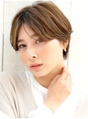 ベージュカラーショート
