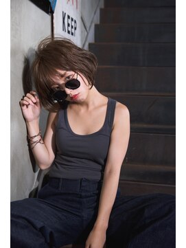 ミエル ヘア 新宿(miel hair) 〈mielhair新宿〉ナチュラル　ショートボブ　艶カラー
