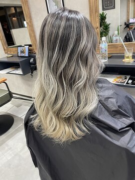 サニー 渋谷(SUNNY) バレイヤージュ、ハイライト、レイヤーロング、グレーベージュ