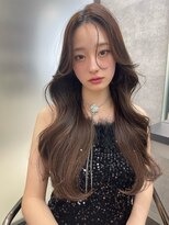 リリー(Lilley)&nbsp;くすみベージュ×姫カットレイヤー×韓国風巻き【ayana】