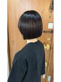 深みボルドーカラー×切りっぱなしボブ