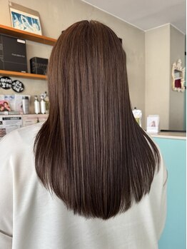 髪のダメージを補修しながら、内側から輝くような艶と潤いを与えます◇思わず触れたくなる質感に感動♪