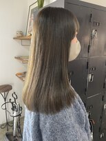 ヘアーアイストゥーレ(HAIR ICI TRE)&nbsp;ブリーチなしダブルカラーオリーブグレージュ担当渡辺聖