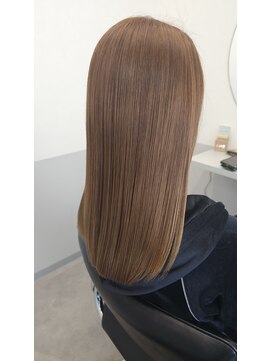 トッカ 茨木(tocca) 【tocca茨木　篠原】ピンピンにならない柔らかく自然な縮毛矯正