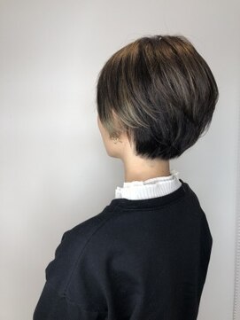 エム インターナショナル 白岡 キュート(EMU international CUTE) インナーカラー☆ショート