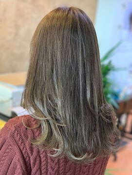 アークスヘアー 透明感ミルクティーグレージュ大人かわいいゆるふわロング