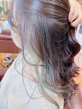 ヘアーデザイン サンライズ(Hair Design SUNRISE) イヤリングカラー/エメラルド/大人かわいい/セミロング