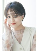暗髪×束感ショート×小顔立体カット×ニュアンスカラー