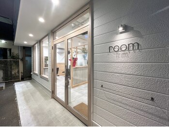 ルーム(room)の写真/スタイリストがマンツーマンで担当◎一人一人のお客様に合わせた接客と施術で,あなたの髪を徹底サポート!!