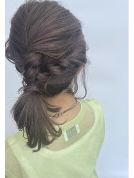 エイム(AIM) ミディアムヘアアレンジ