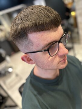 フランクスバーバー アンド ビアークラブ(FRANK'S BARBER and BEER CLUB) スキンフェードクロップ