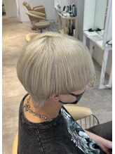 色味の幅は無限大！！！ブリーチからシングルカラーまで、一人一人に合わせた施術を行っていきます！