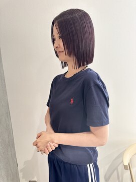 ヨーク(YOKE) YOKE 切りっぱなしボブ顔周りレイヤー縮毛矯正ピンクボルドー