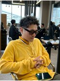 スパイラルパーマツイストパーマアップバング短髪メッシュ