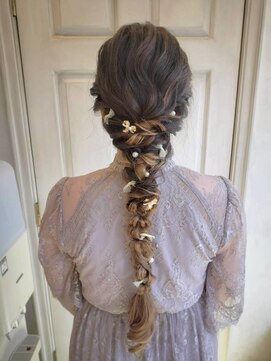 アロマ ヘアー ルーム 新宿3号店(AROMA hair room) 編み下ろし　インナーカラーヘア　ニュアンス