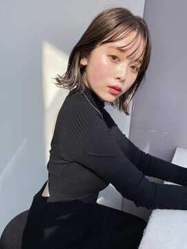 ボブ/外ハネ/インナーカラー/イヤリングカラー/オリーブグレー