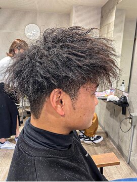 黒髪マッシュツイストパーマ