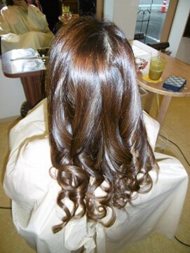 デザインヘアー ピアジェ 橿原店(DESIGN HAIR PIAGET) ☆ツヤッ艶~KIRARAスーパーデジタルパーマトリートメント☆