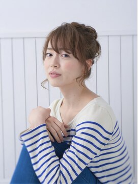 エム インターナショナル 白岡 キュート(EMU international CUTE) ルーズで可愛いお団子アレンジ