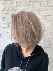 ホワイトベージュ伸ばしかけヘア色っぽミディエモージュ2000