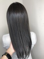 モルニ(MORNI)&nbsp;ツヤロング_マロンベージュ Aラインボブ かきあげ